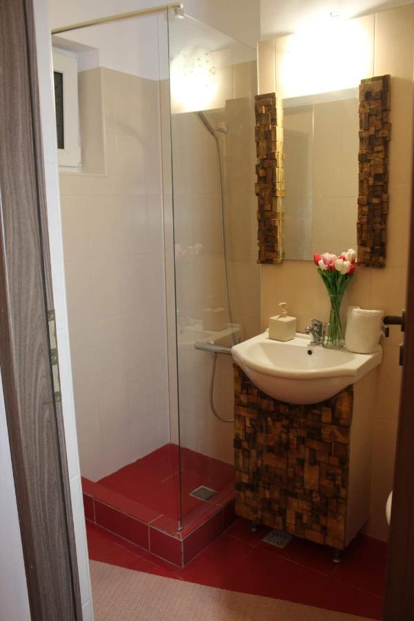 Apartamento Apartament Dania & Petru Tîrgu Ocna Exterior foto